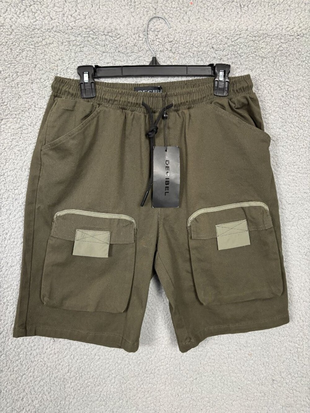 Decibel Mens Olive Green Front Cargo Pocket Shorts Drawstring Waist Large NWT's.